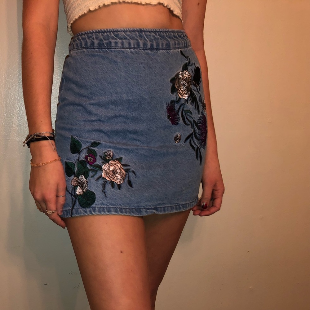 H&M coachella skirt - Picture 2 of 4